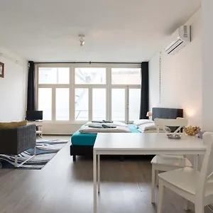 redlight-district-private-smokers-friendly-studio.amsterdamhotelsnl.com/
